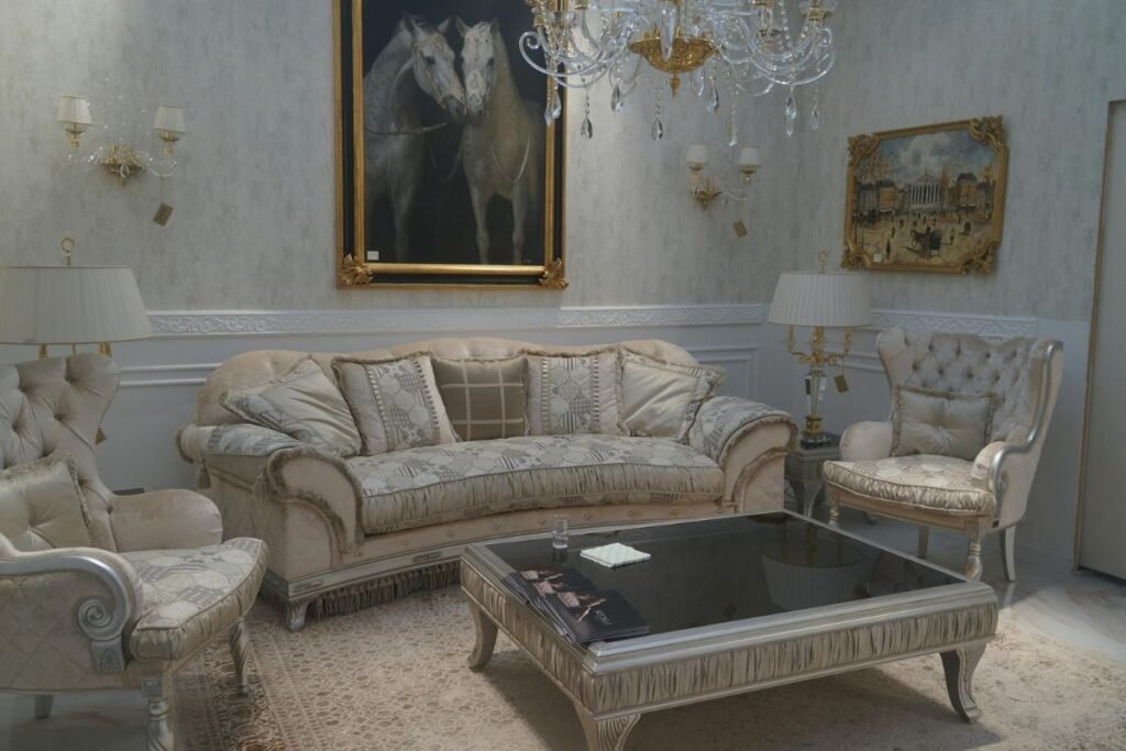 Classy Wallpaper Living room