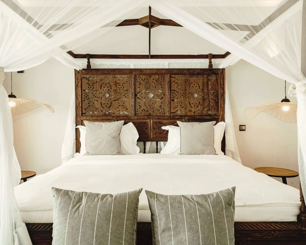 Sunset Decor Bedroom with Canopy Bed