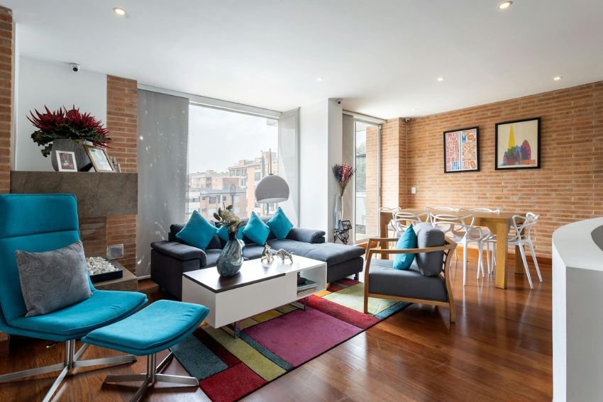 Modern Living Room With Rug In Center