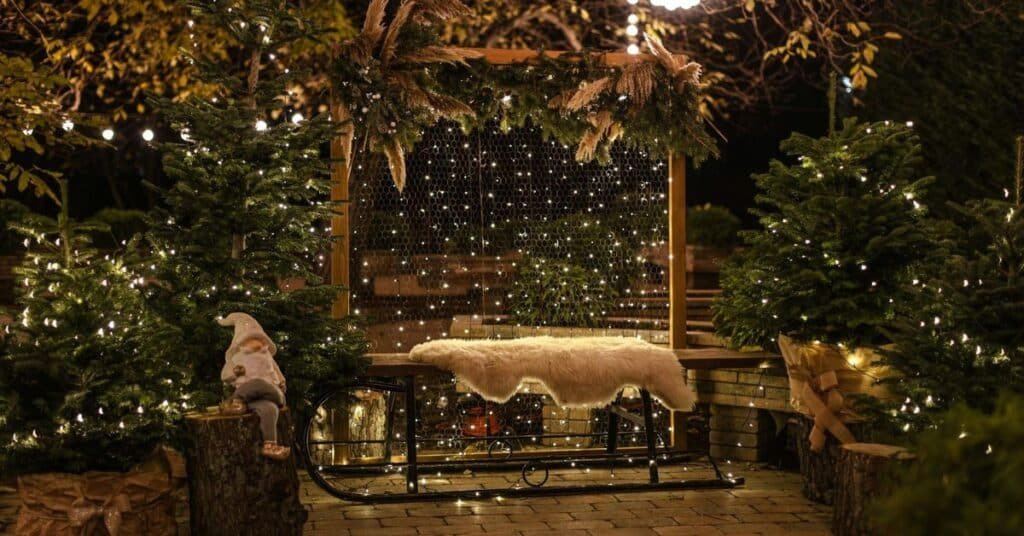 How to Decorate a Small Apartment for Christmas