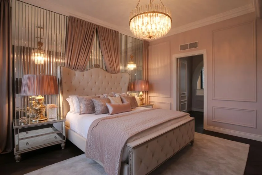 Elevating the Space with Crystal and Metallic Accents