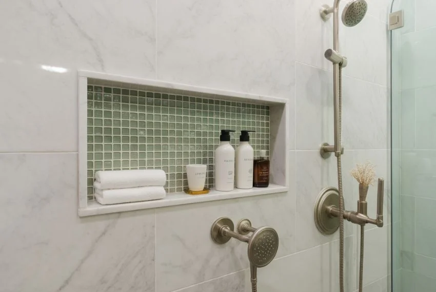 Shower Niches and Small Decorative Details