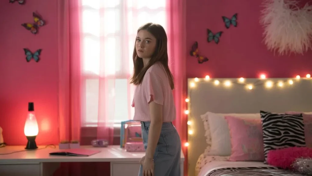 The Iconic 2000's Teen Bedroom Decor Trends We All Grew Up With