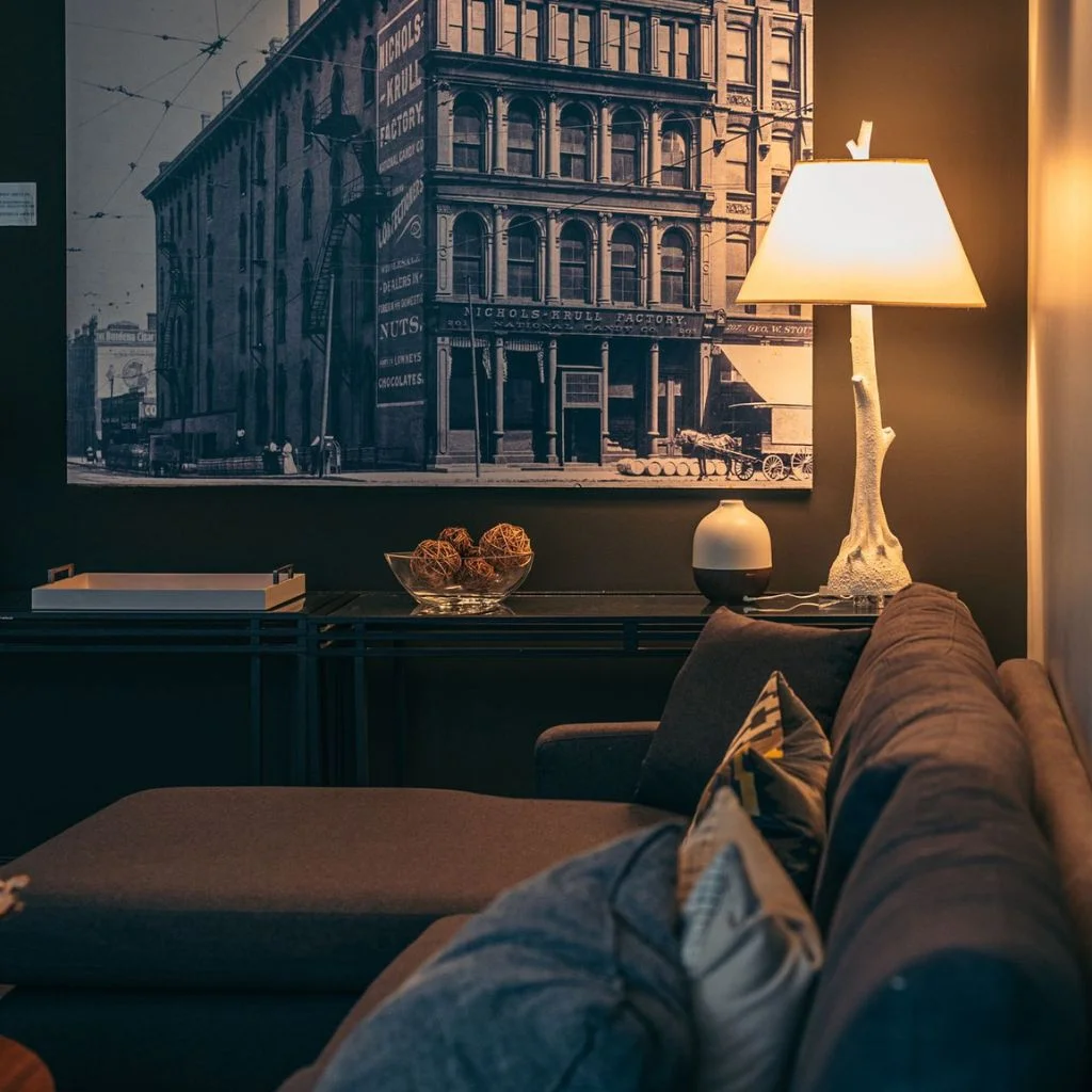 Choosing a Console Table That Fights the Sofa