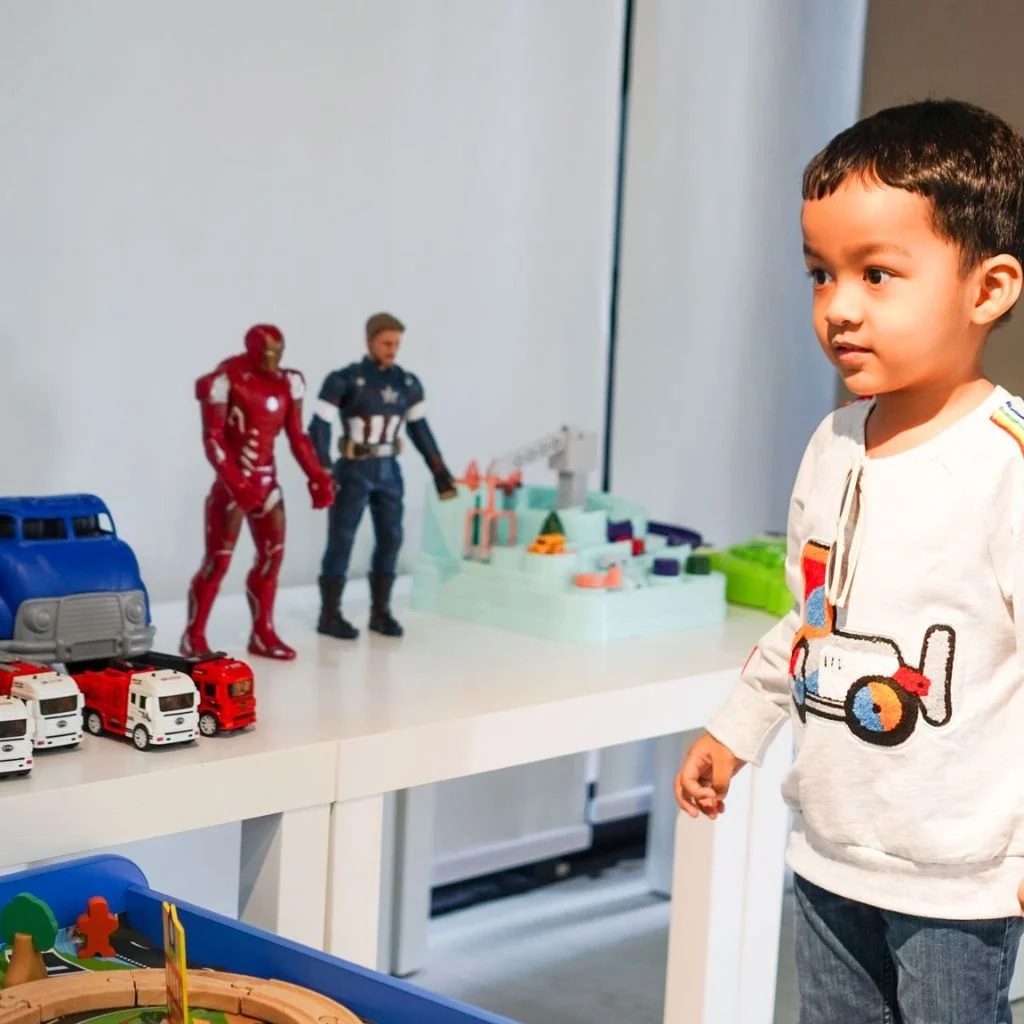 LACK Side Table as a Portable Lego Station