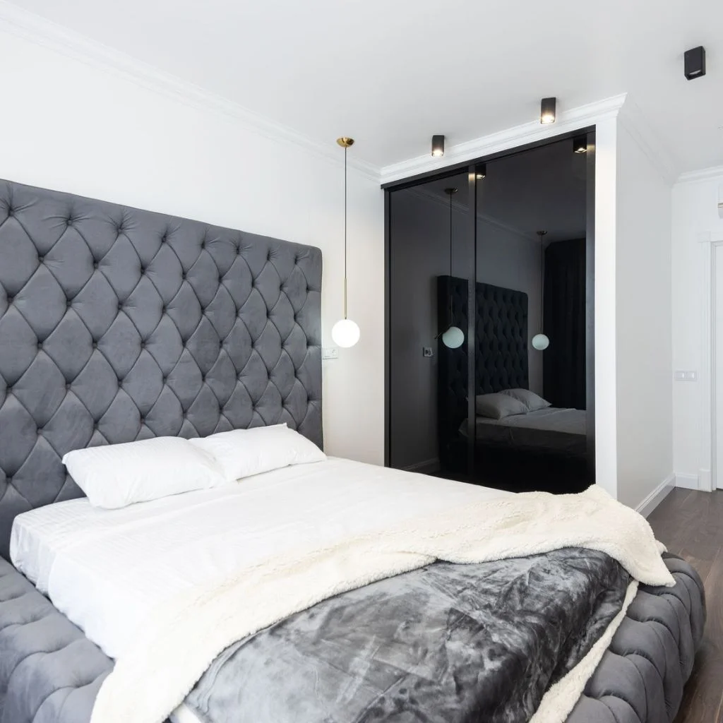 What Frameless Mirror Closet Doors Actually Are