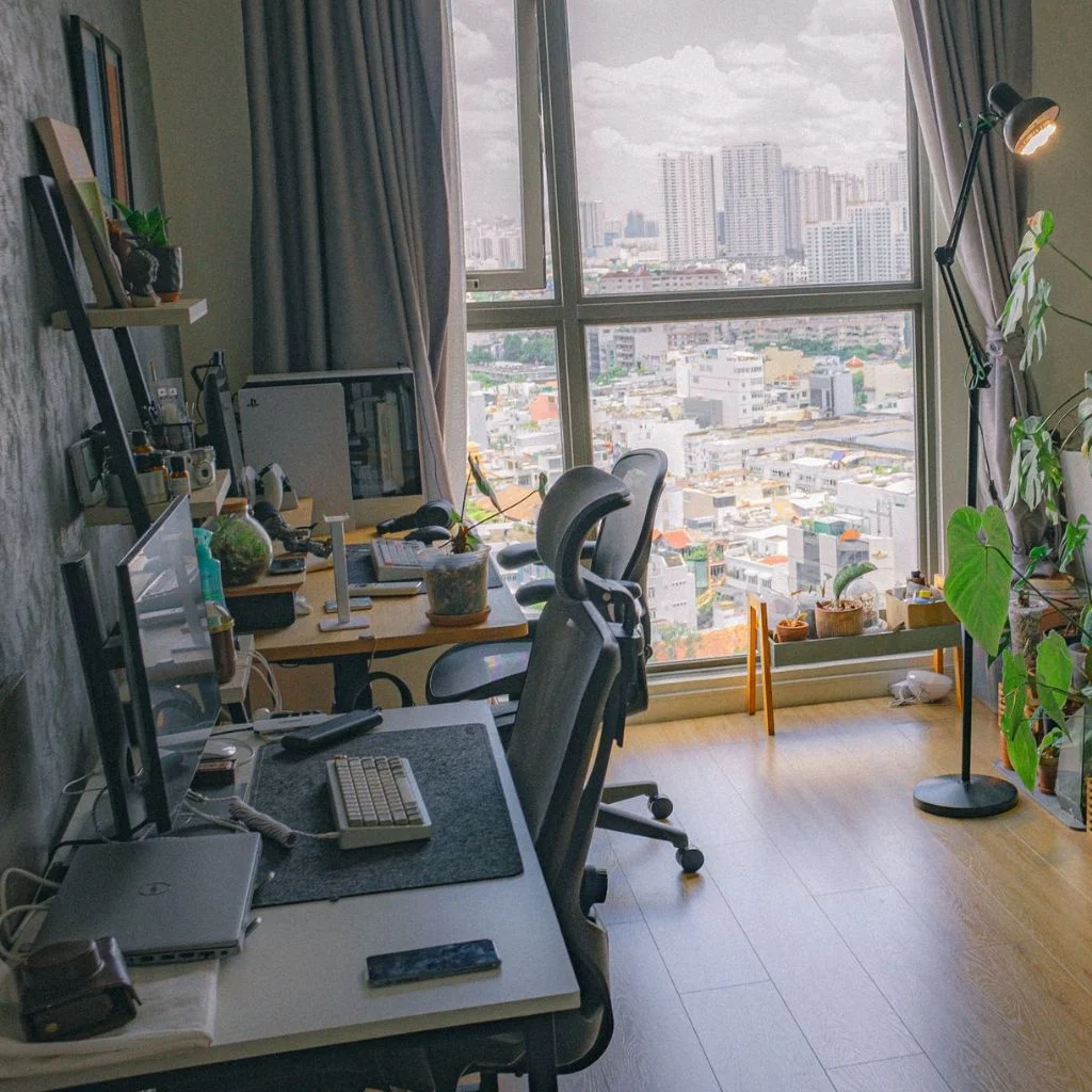 Fit a Compact Workstation Into a Small Apartment