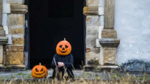 Spooky Halloween Archway Ideas for a Show Stopping Entrance
