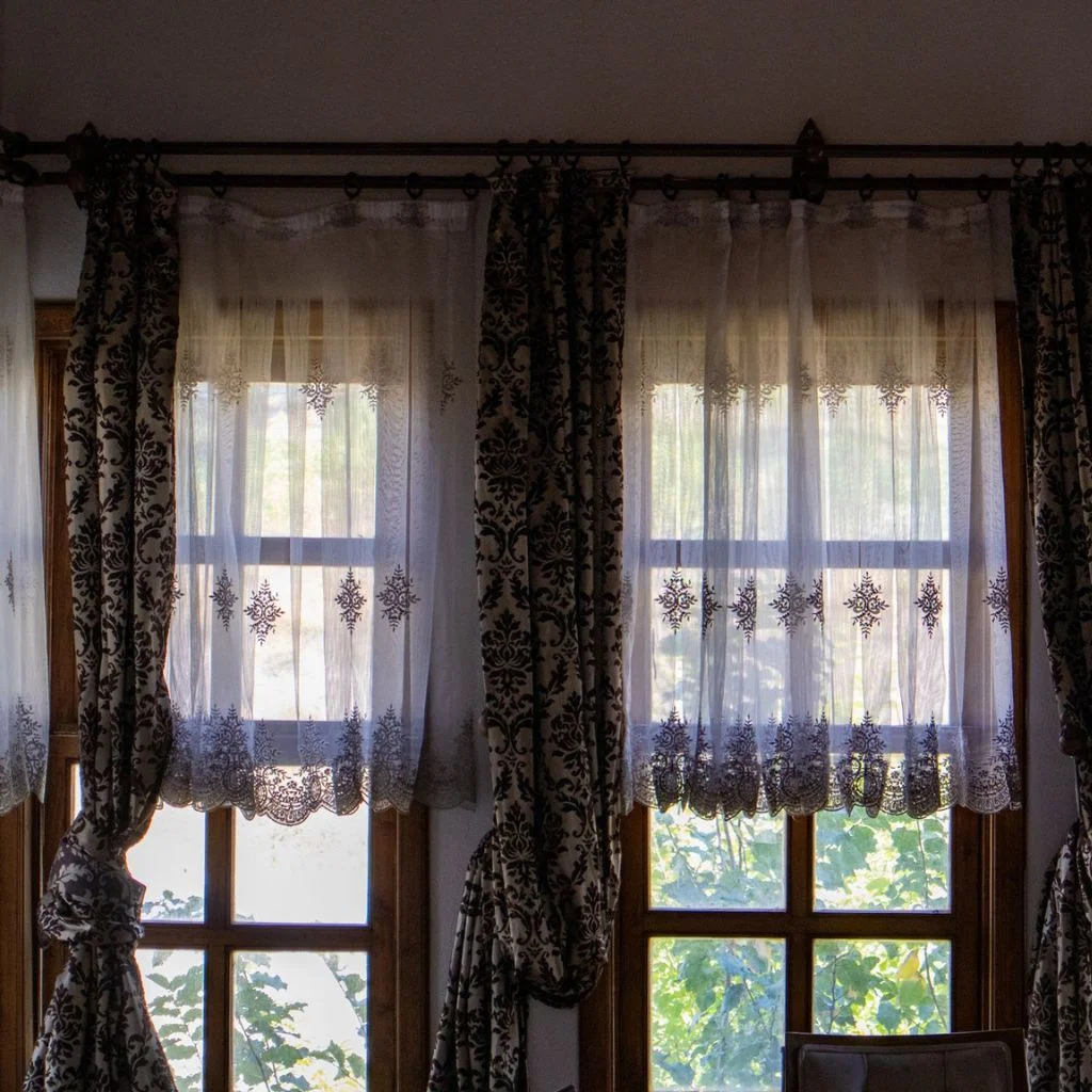 Bold Print Turns One Window Into A Focal Point