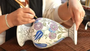 Easy Ceramic Vase Painting Projects For Weekend Crafting