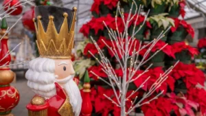 Festive Christmas Flower Arrangements for a Beautiful Home