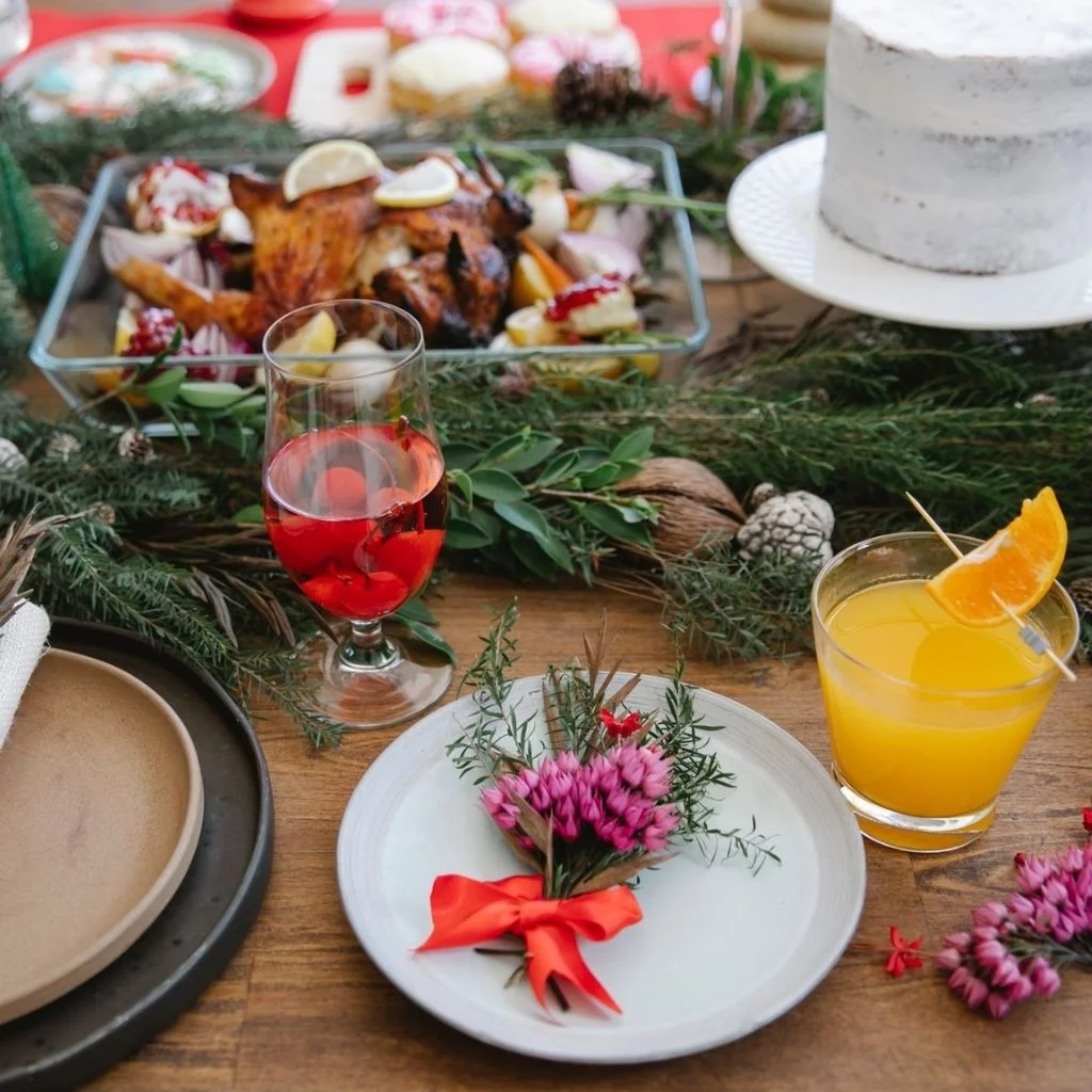 Setting a Christmas Table With Fresh Flower Arrangements