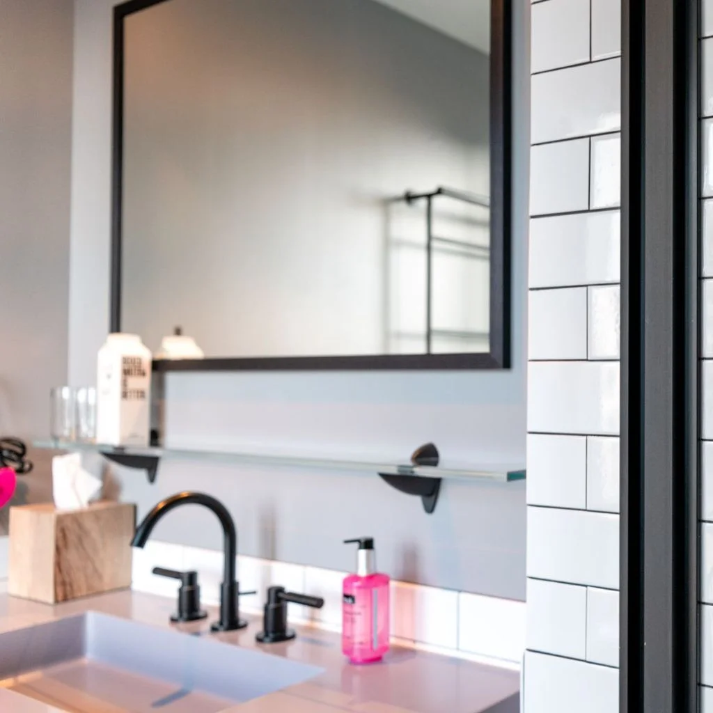 Shelf Above the Sink Solves the Everyday Clutter Problem