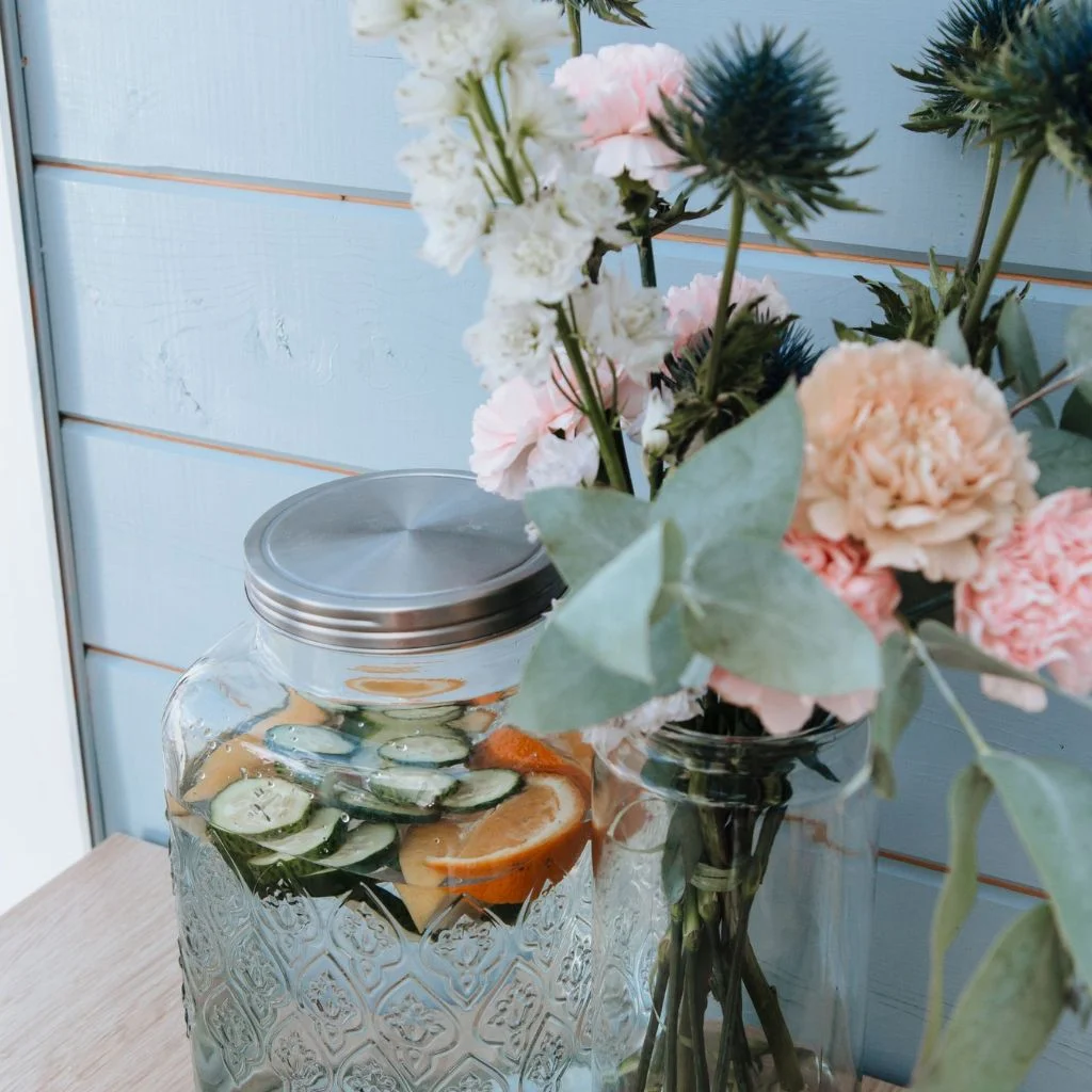 Summer Glass Vase Filler Ideas for Bright Airy Rooms