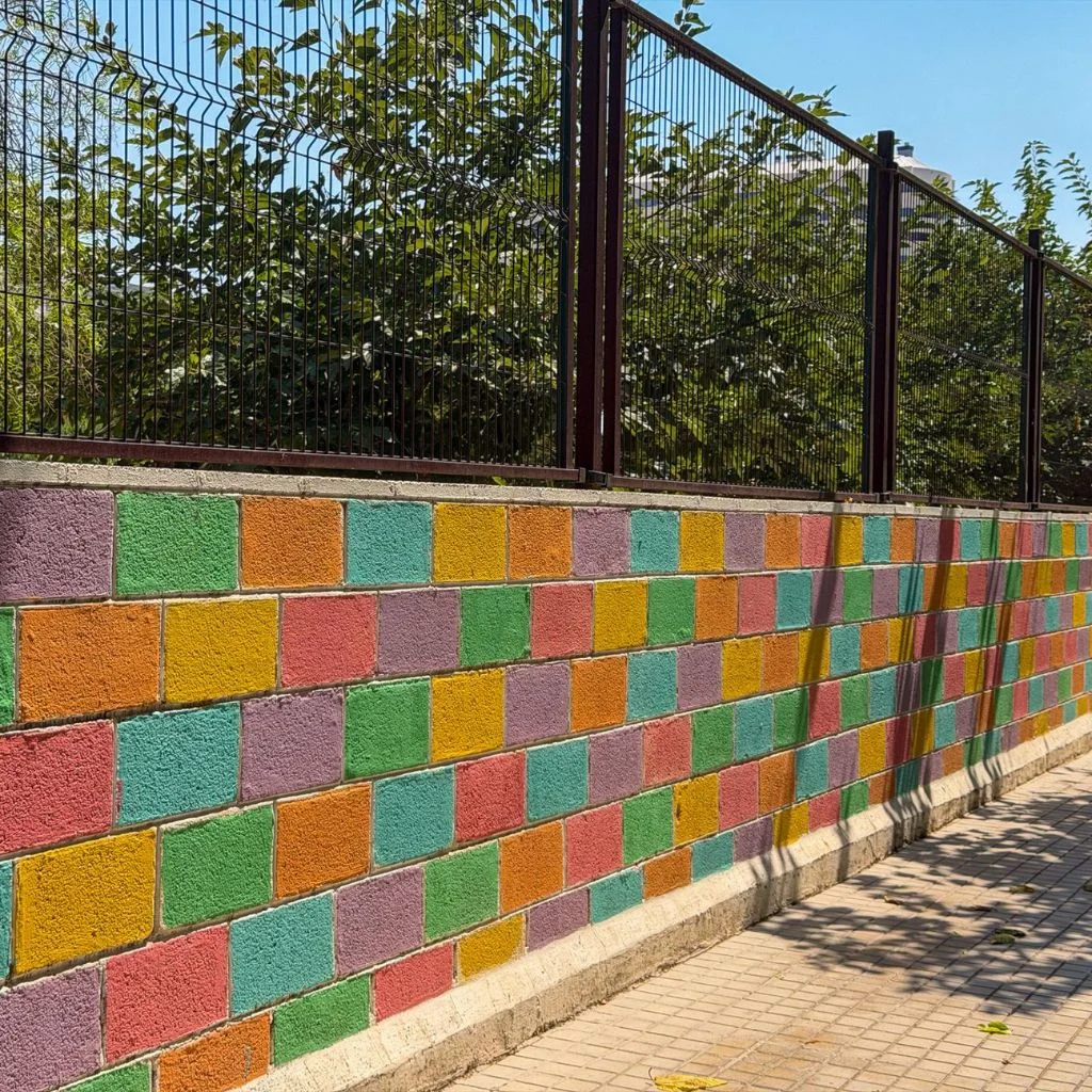 Two Brick Tones Layered for a Fence With Genuine Depth