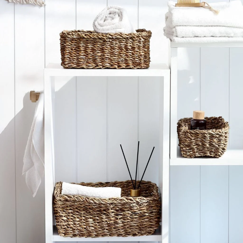 Woven Baskets Bring Warmth to Open Shelving