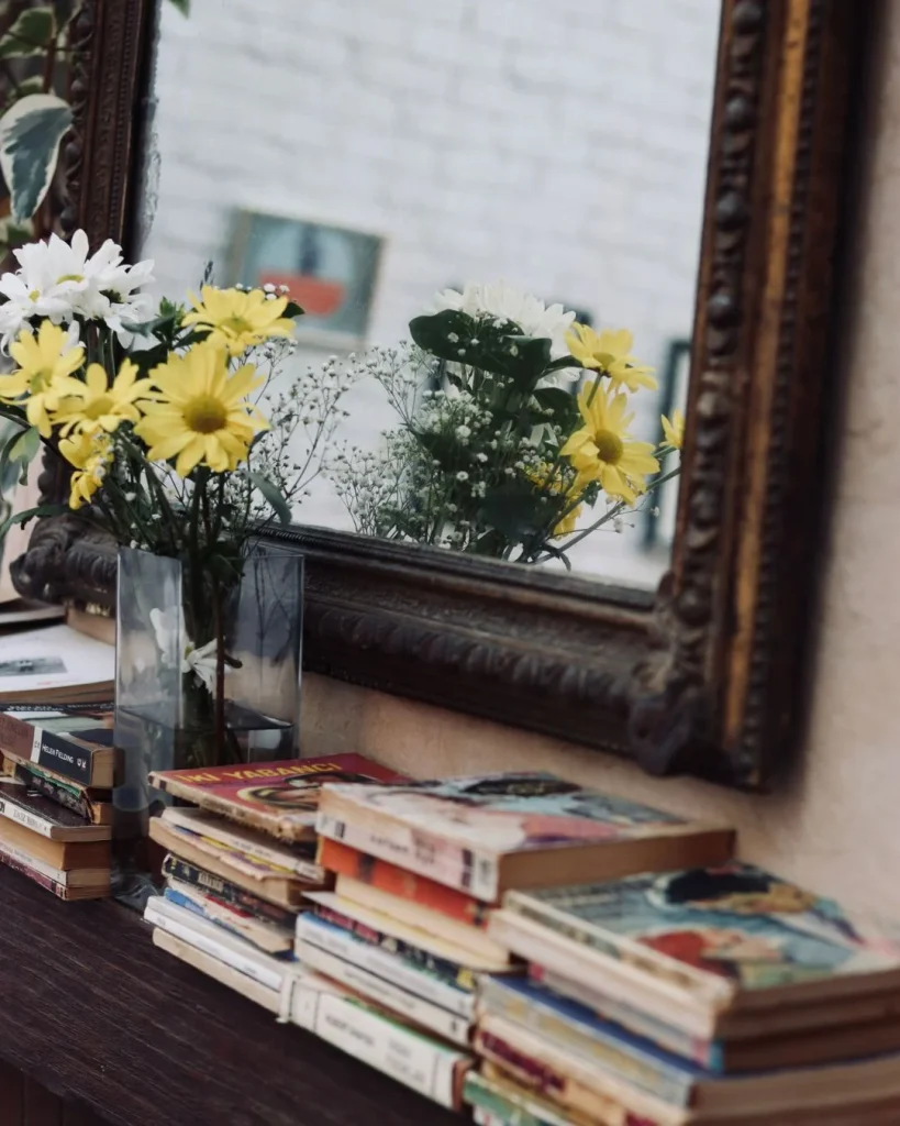 Layering Heights Creates an Instantly Curated Look