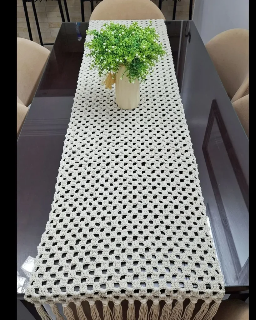 crochet table runner centre top view